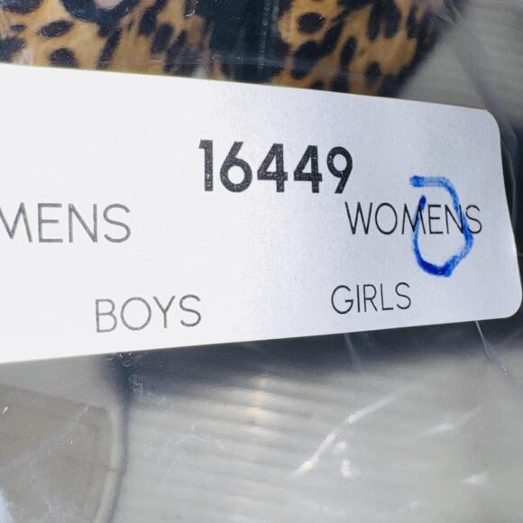 Born Boots Women 7.5 Black Leather Ankle Bootie Buckle Strap Side Zip Block Heel - Picture 12 of 12